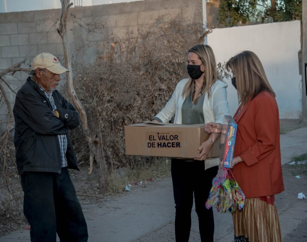 BRINDA AUXILIO DIF CAJEME A FAMILIA EN SITUACIÓN VULNERABLE