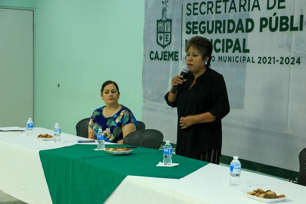 Capacitan a personal femenino de la Sspm con taller sobre la violencia de género