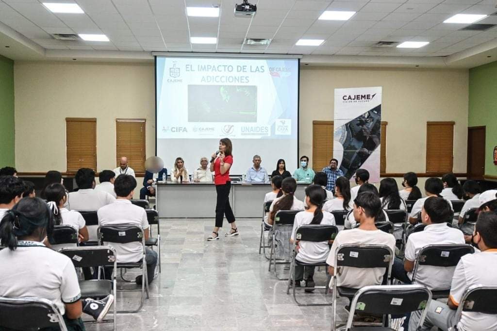 CIFA imparte conferencia a adolescentes cajemenses