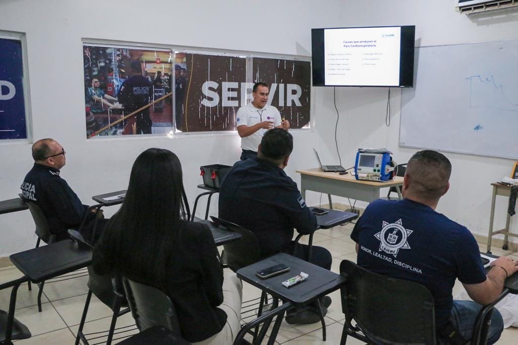 Se capacita academia de Policía Municipal con cursos de primeros auxilios